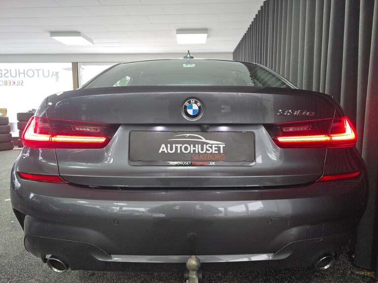 BMW 330e