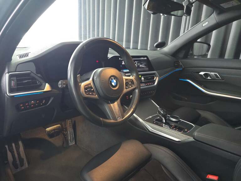 BMW 330e