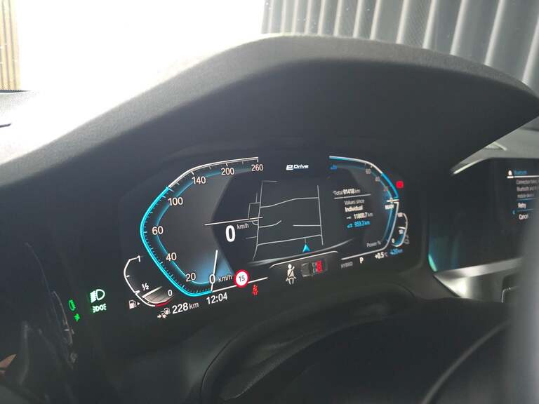 BMW 330e