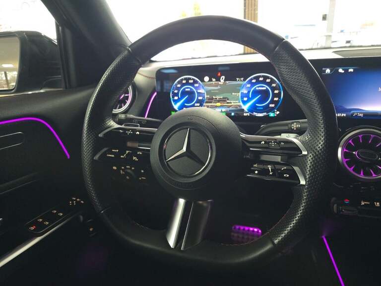 Mercedes EQB250+