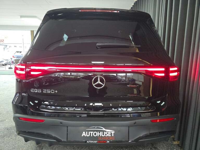 Mercedes EQB250+