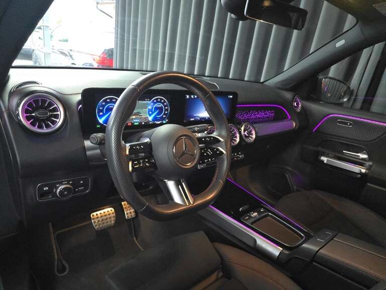 Mercedes EQB250+