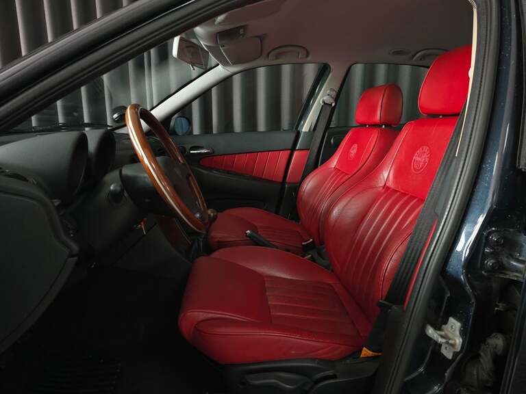 Alfa Romeo 156