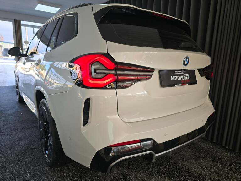 BMW iX3