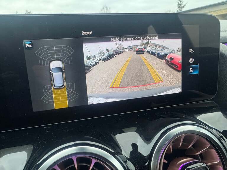 Mercedes EQA250+