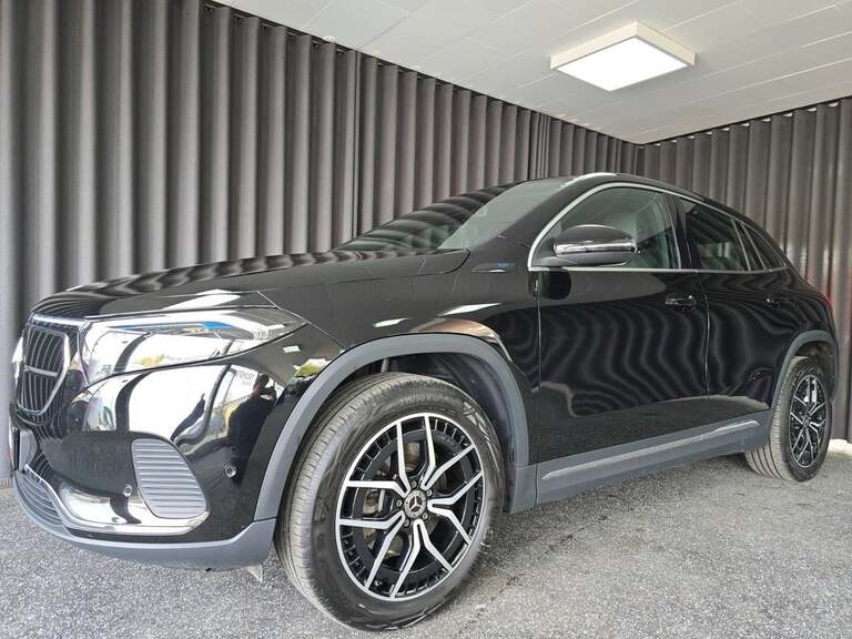 Mercedes EQA250+