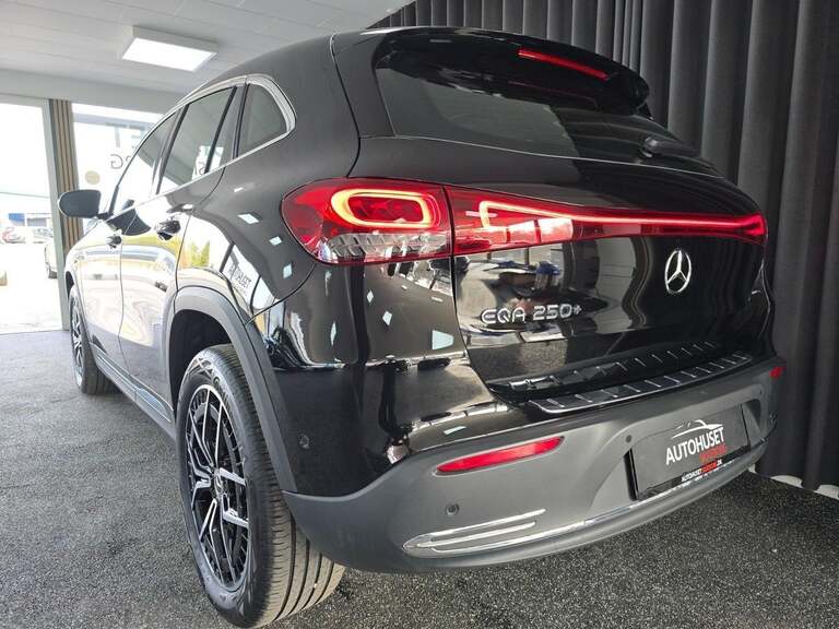 Mercedes EQA250+
