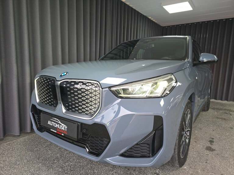BMW iX1