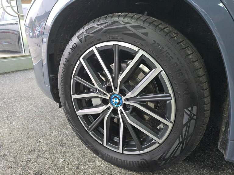 BMW iX1