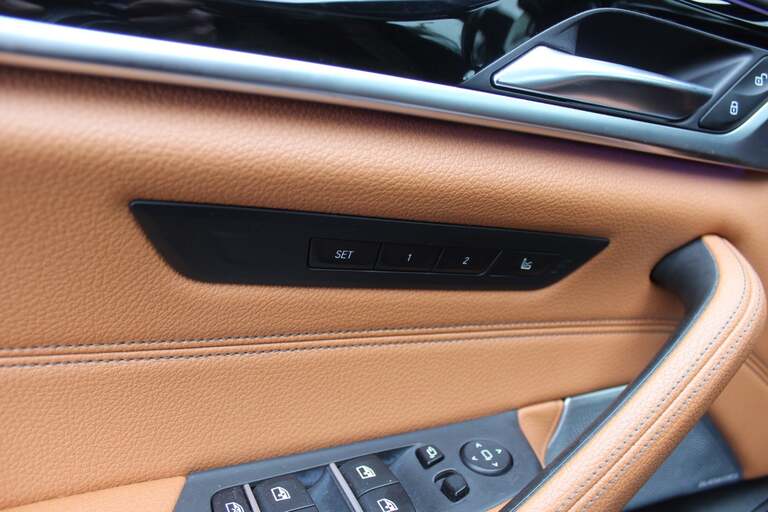 BMW M550i