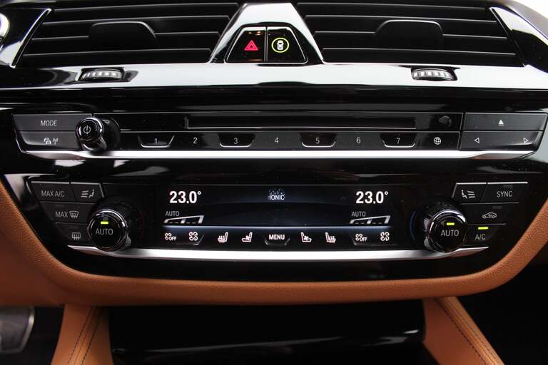 BMW M550i