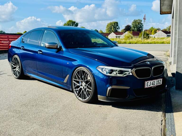 BMW M550i
