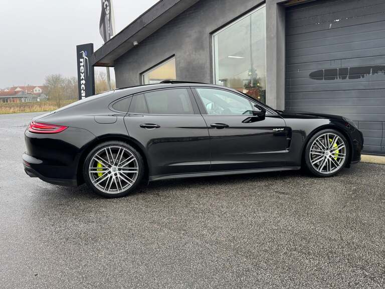 Porsche Panamera 4
