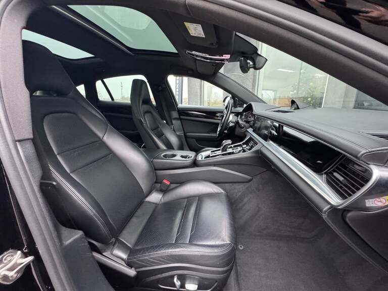 Porsche Panamera 4