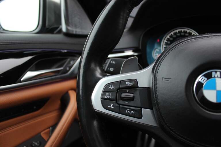 BMW M550i