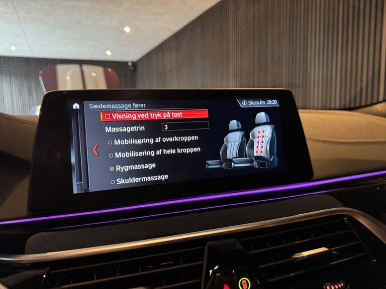 BMW M550i