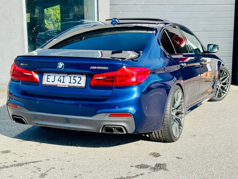 BMW M550i