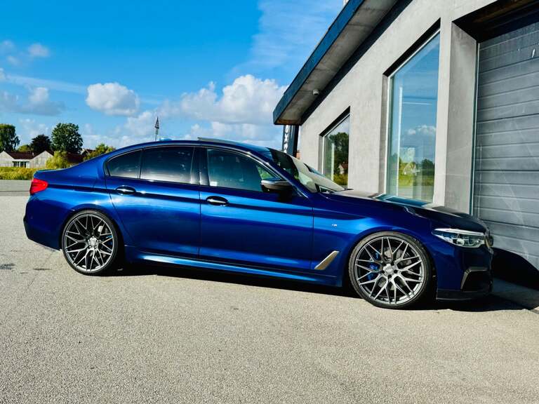 BMW M550i
