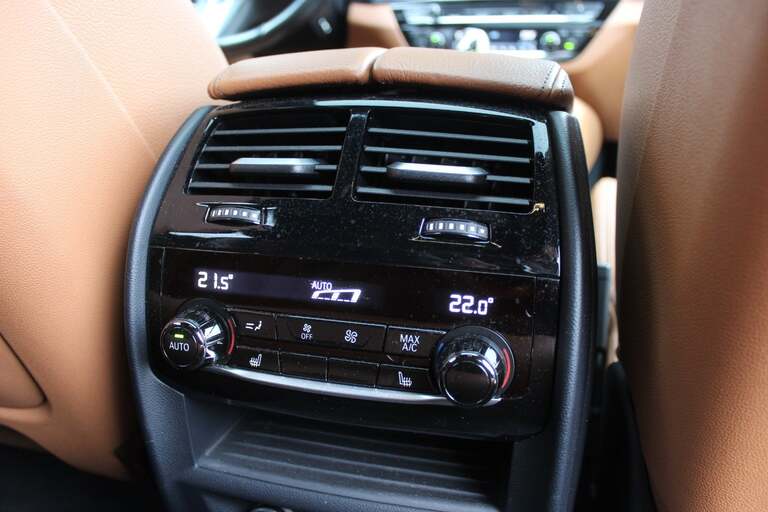 BMW M550i