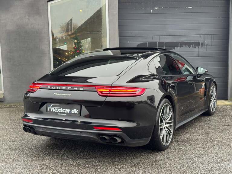 Porsche Panamera 4