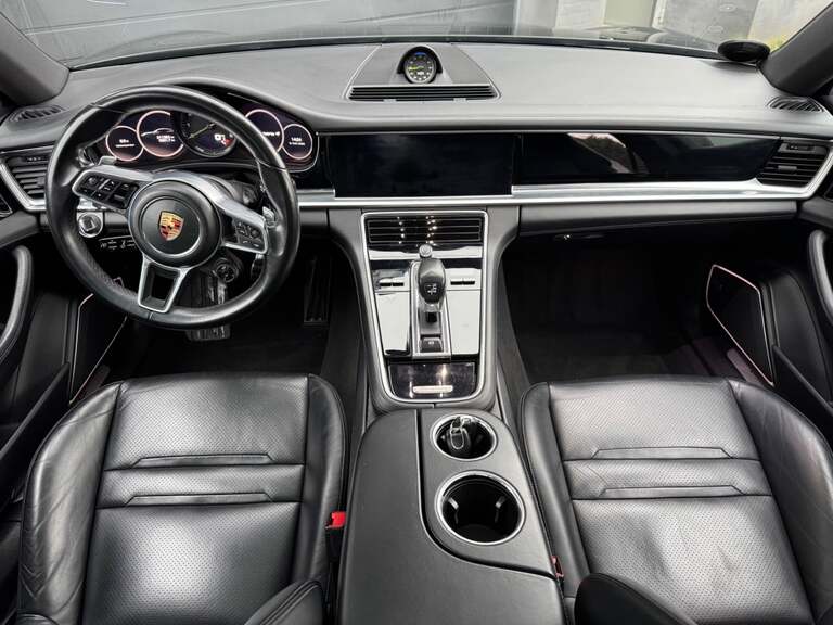 Porsche Panamera 4