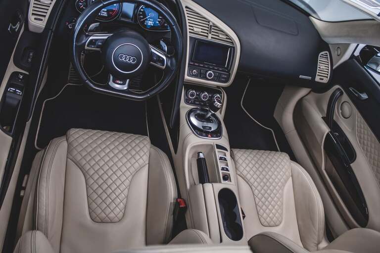 Audi R8