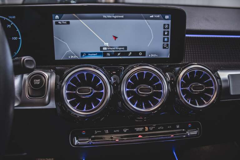 Mercedes EQB300