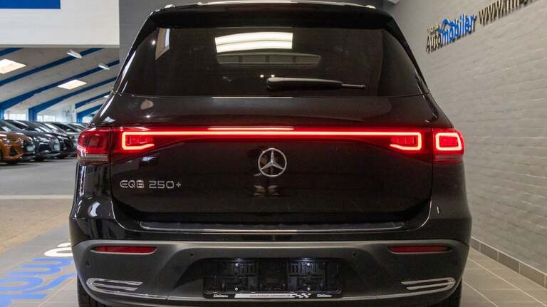Mercedes EQB250+