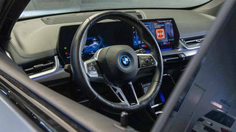 BMW iX1