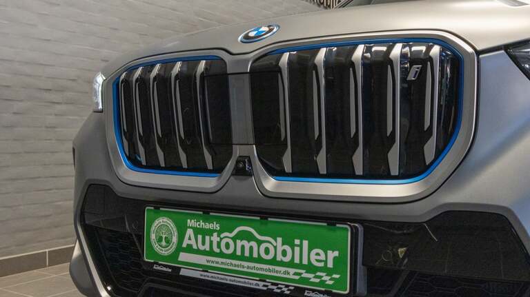 BMW iX1