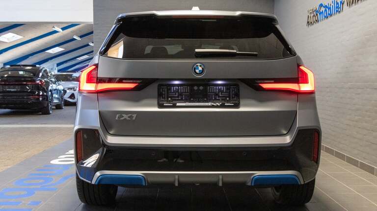 BMW iX1