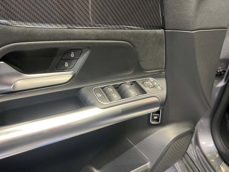 Mercedes B200