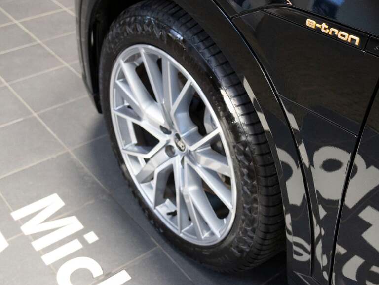 Audi e-tron