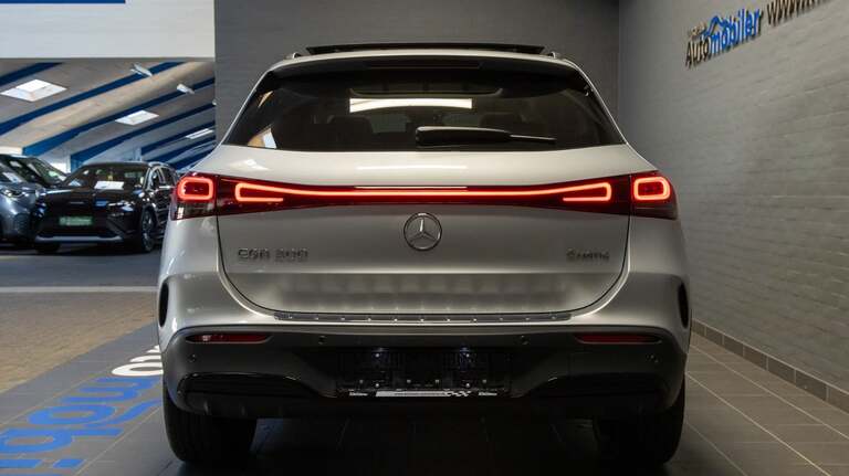 Mercedes EQA300