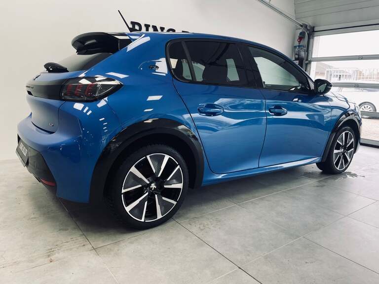 Peugeot e-208