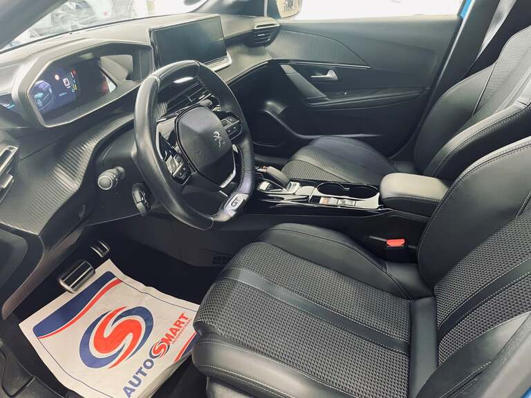 Peugeot e-208