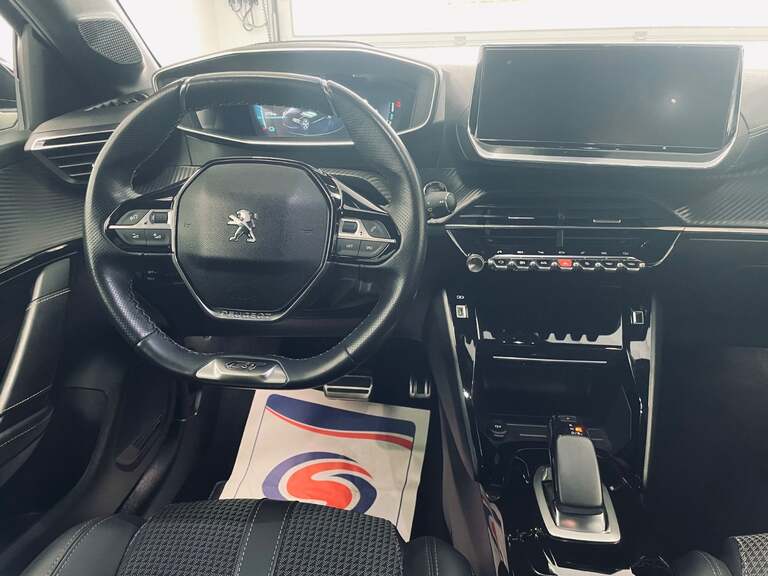 Peugeot e-208