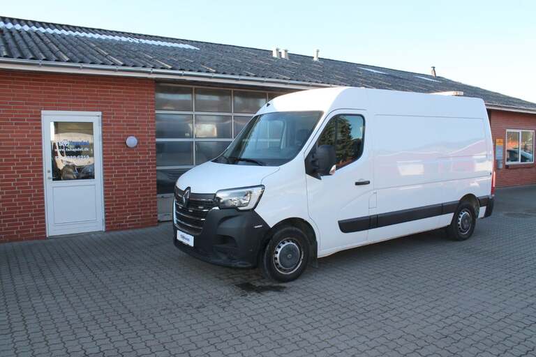 Renault Master IV T33