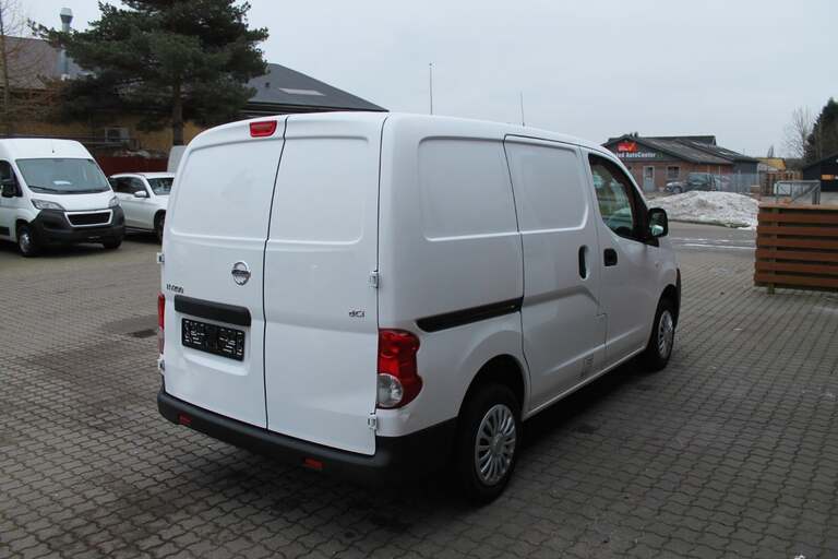 Nissan NV200