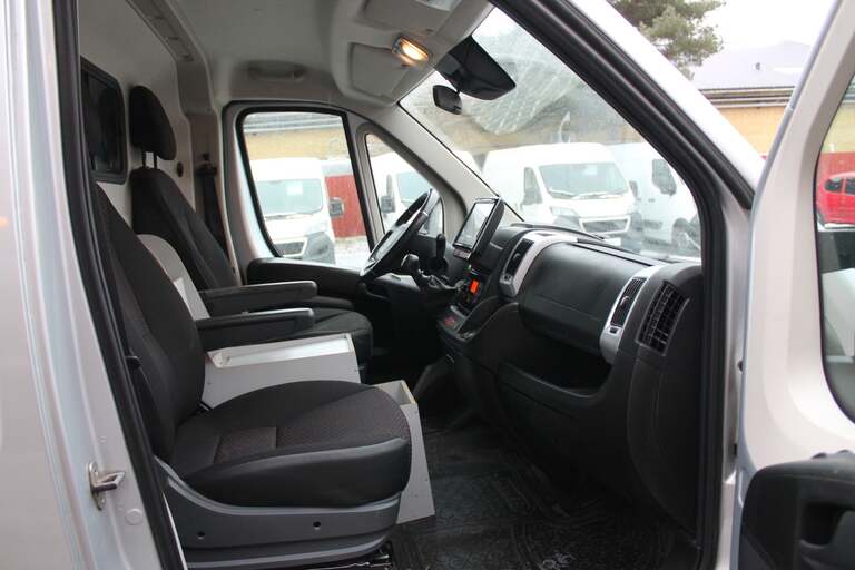 Peugeot Boxer 335