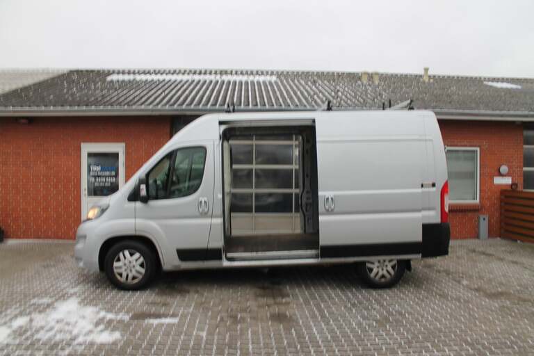 Peugeot Boxer 335