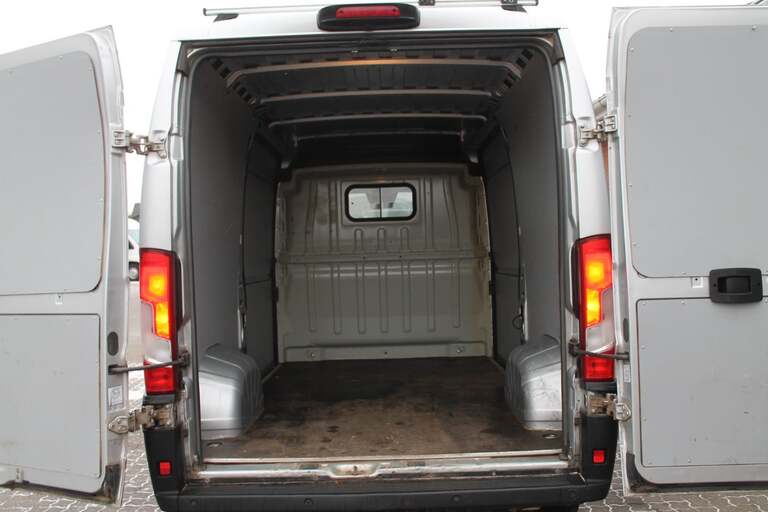 Peugeot Boxer 335