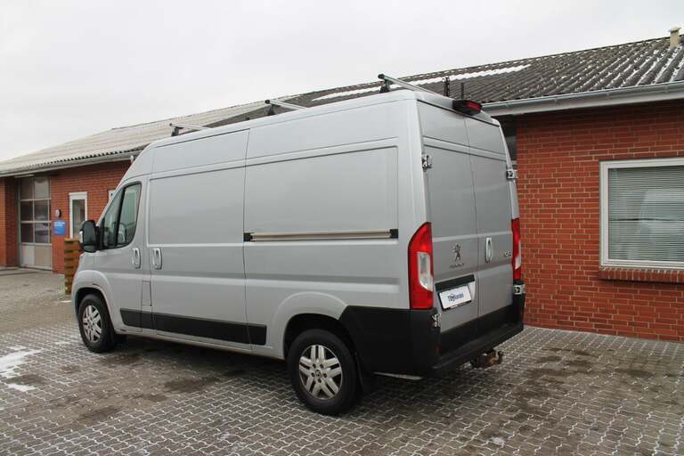 Peugeot Boxer 335