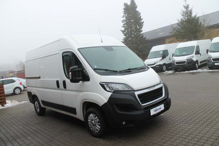 Peugeot Boxer 335