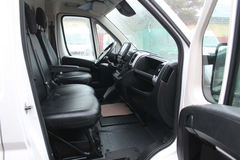 Peugeot Boxer 335