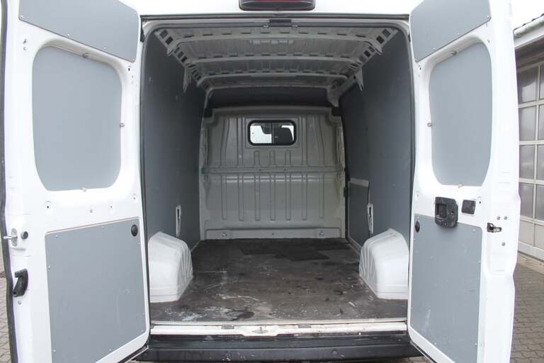 Peugeot Boxer 335