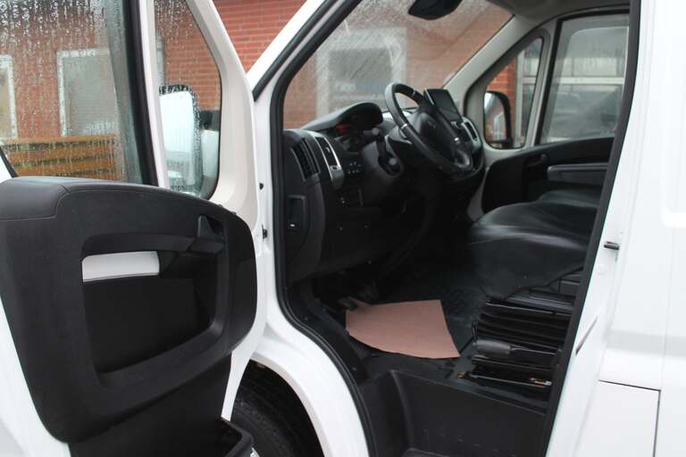 Peugeot Boxer 335
