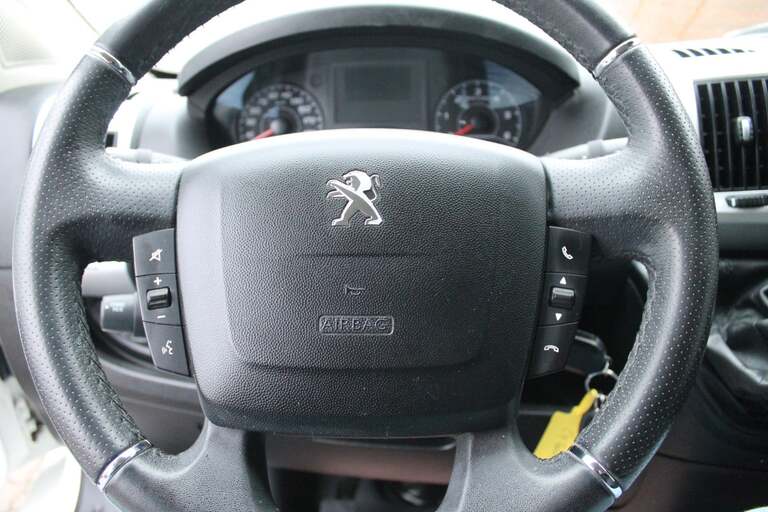 Peugeot Boxer 335