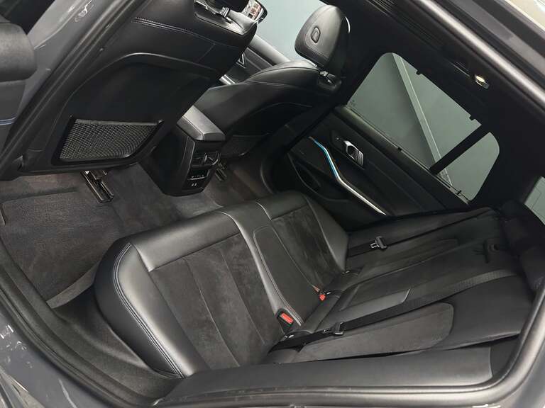 BMW 330e