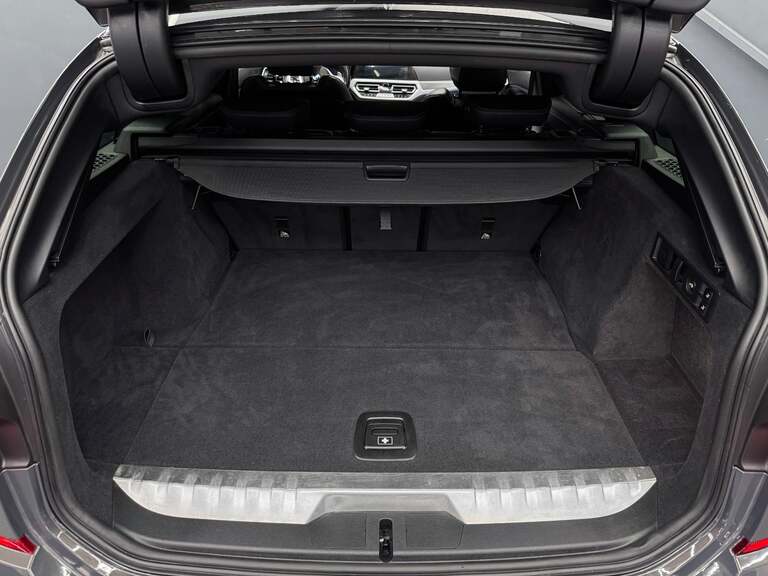 BMW 330e